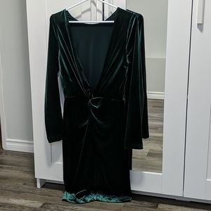 Long sleeve, green velvet backless H&M dress